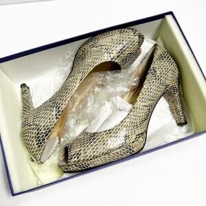 STUART WEITZMAN LOGOPLAINFIELD MUSHROOM CRYSTAL SNAKE WOMEN SIZE 8.5 WITH BOX
